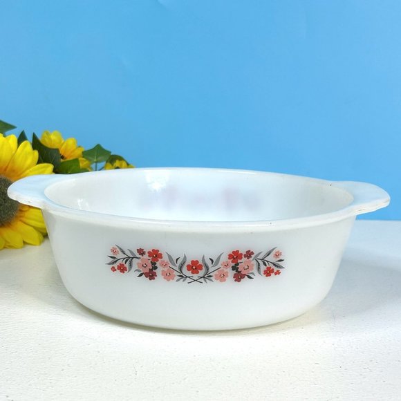 Vintage Fire King Primrose 2‎ Qt Casserole Dish - Picture 1 of 7